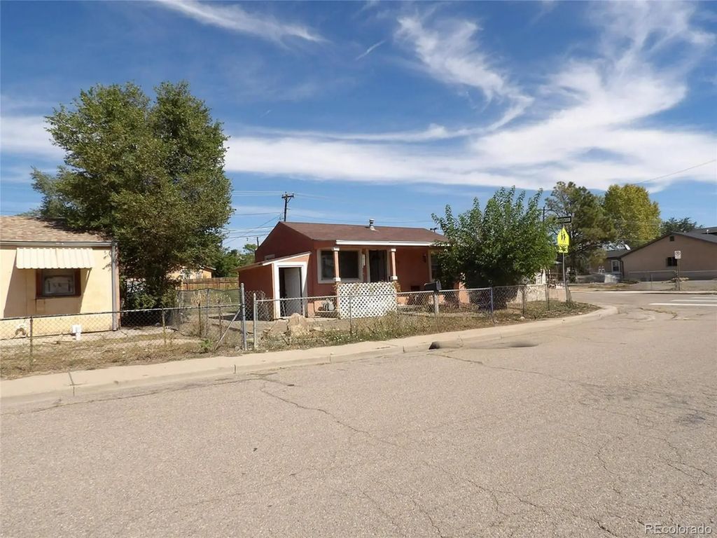 2729 E 16th Street, Pueblo