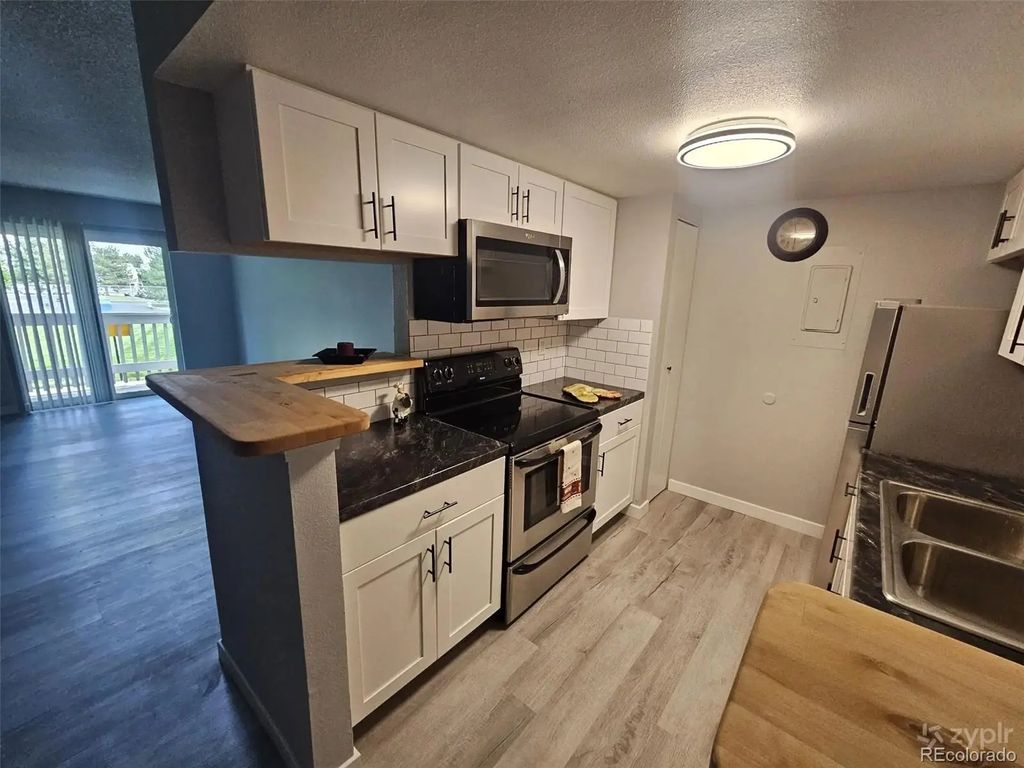 8555 Fairmount Drive J103, Denver