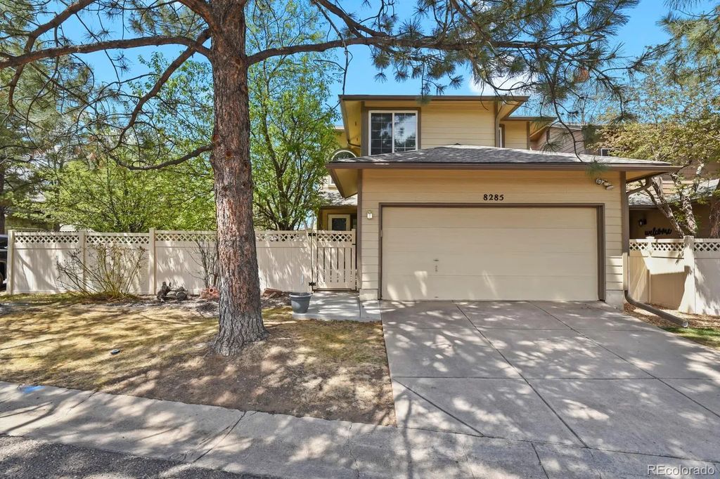 8285 S Gaylord Circle, Centennial
