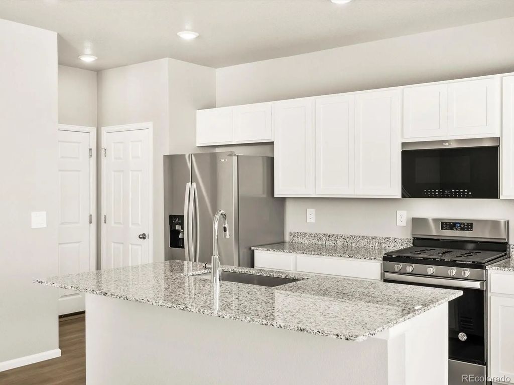 12094 E 101st Avenue, Commerce City
