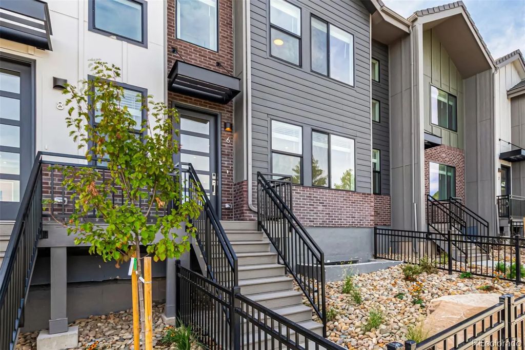 39 Ascent Trail, Englewood