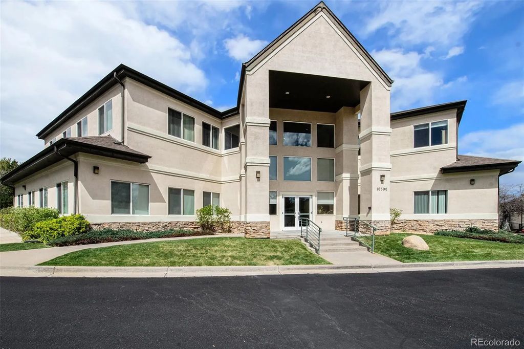 10390 Bradford Road, Littleton
