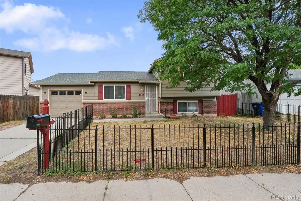 2045 Grosbear Lane, Colorado Springs