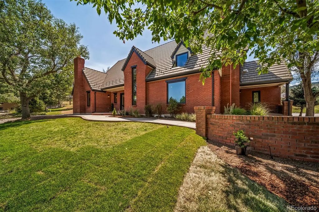 22 N Ranch Road, Littleton