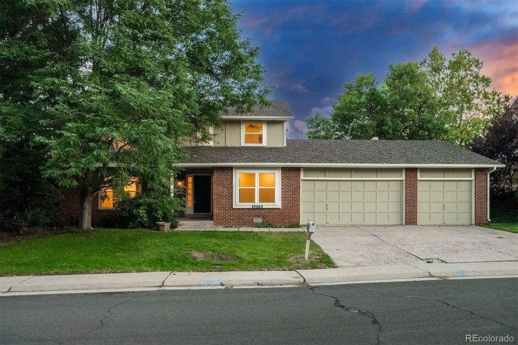10562 E Maplewood Drive, Englewood