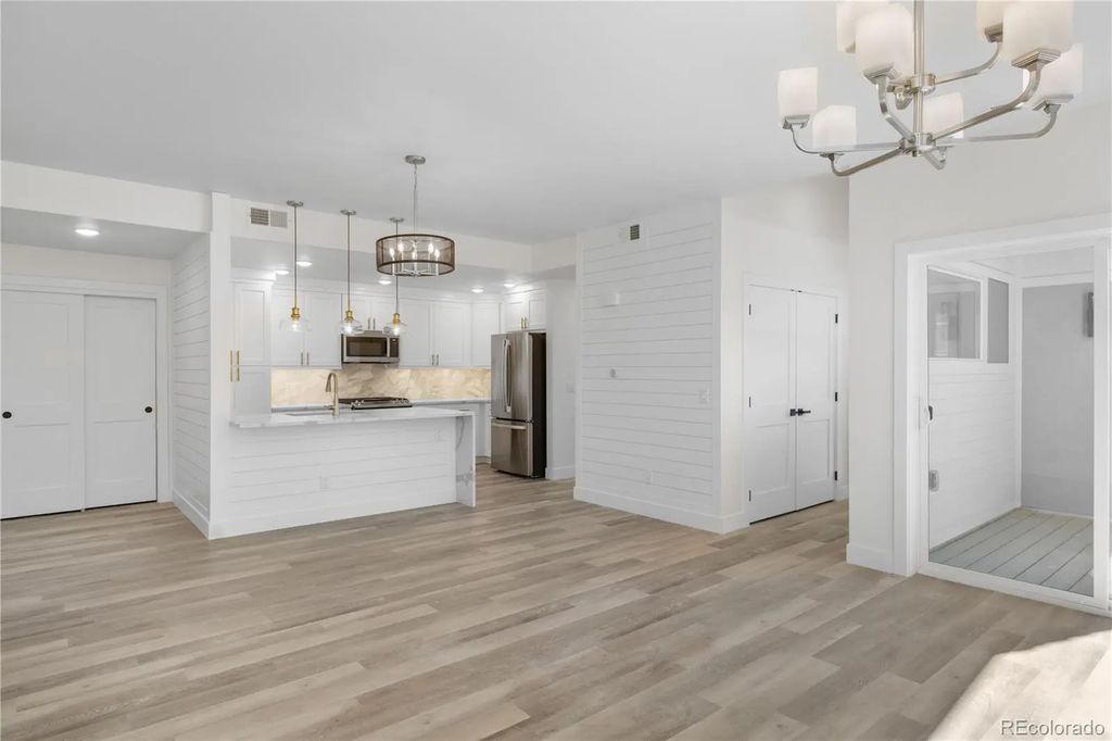 1308 Snowberry Lane 304, Louisville