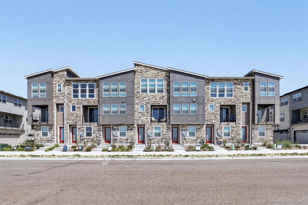 20577 E 62nd Drive, Aurora