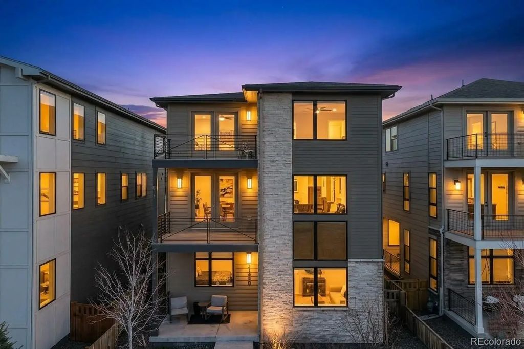 21420 E 61st Drive, Aurora