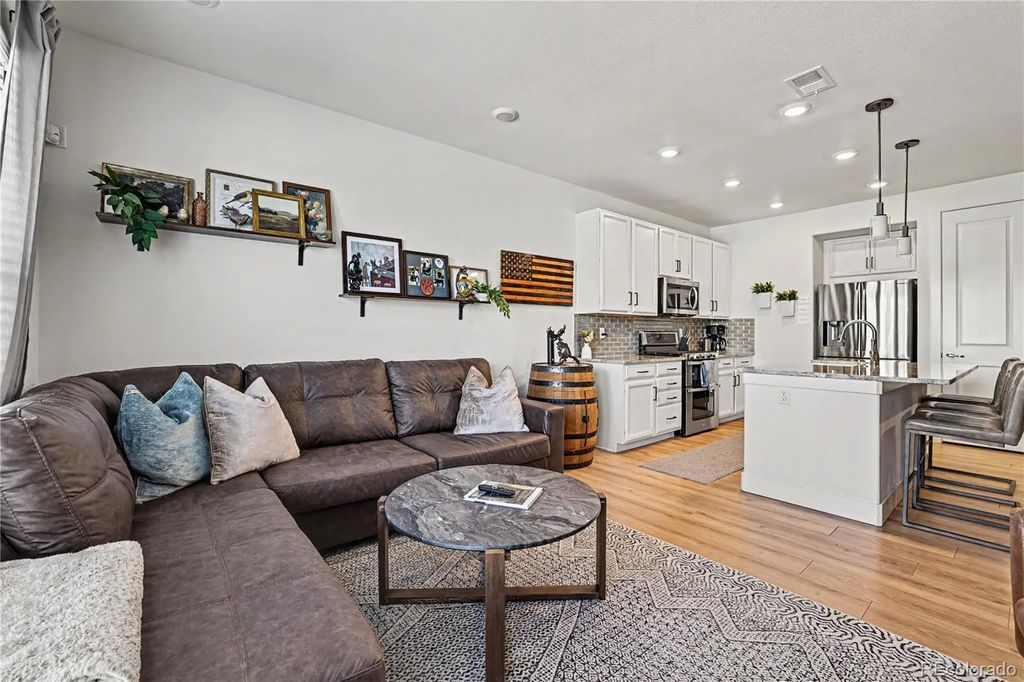 8863 Fraser River Loop, Littleton