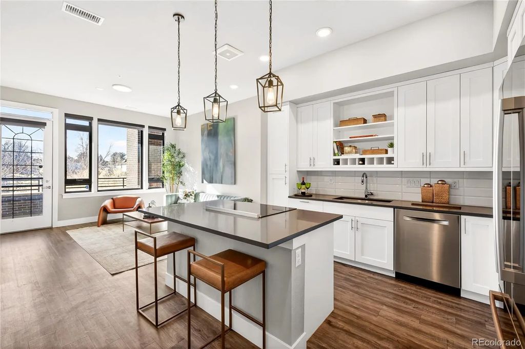 6618 E Lowry Boulevard 110, Denver