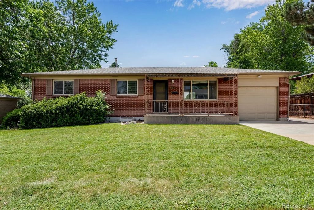 3196 W Tufts Avenue, Englewood