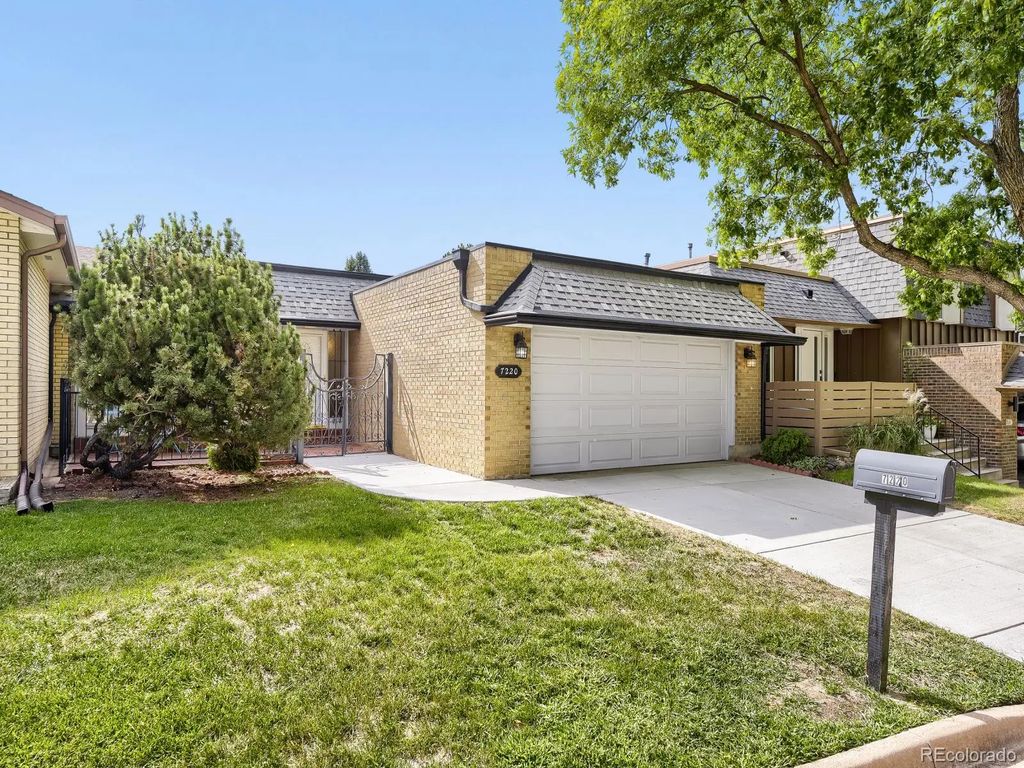 7220 W Maple Drive, Lakewood