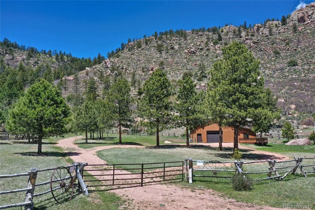 437 Langnis Road, Guffey