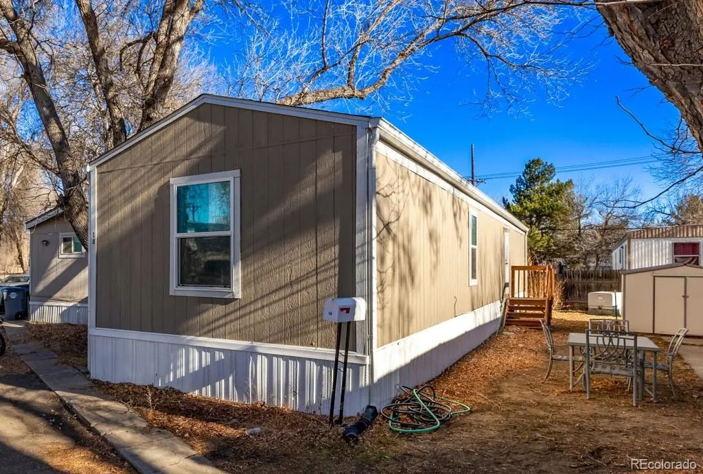 10 9th Avenue, Longmont