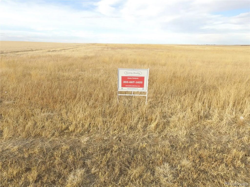 E Arapahoe Avenue, Byers