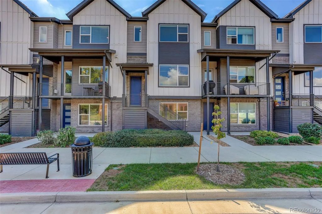12328 W 52nd Avenue, Wheat Ridge