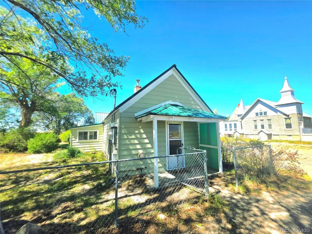 331 Lincoln Avenue, Moffat