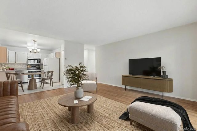 615 S Alton Way 12b, Denver