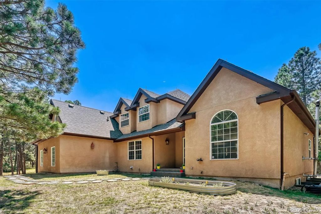 3392 Estates Circle, Larkspur