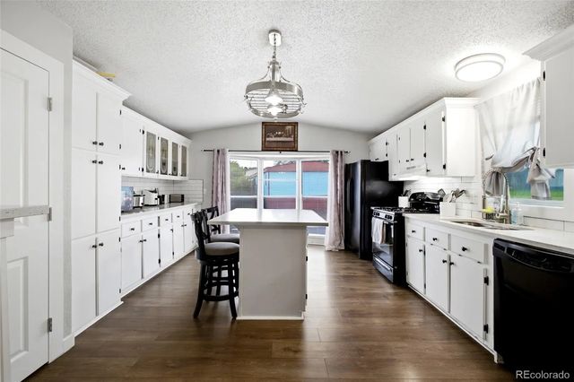2551 W 92nd Avenue, Denver
