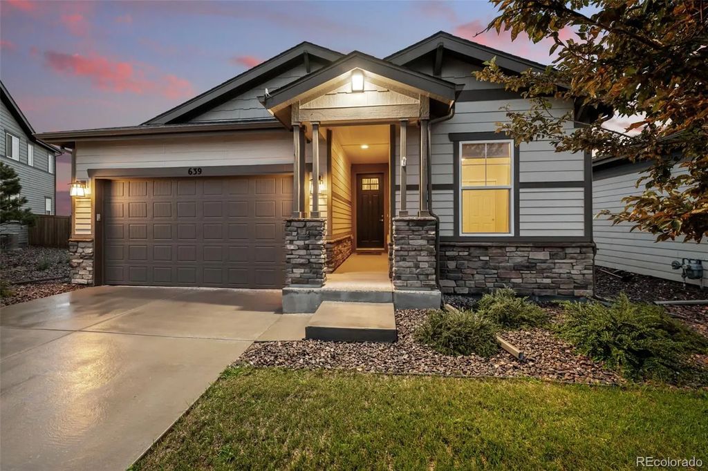 639 N Waterloo Court, Aurora