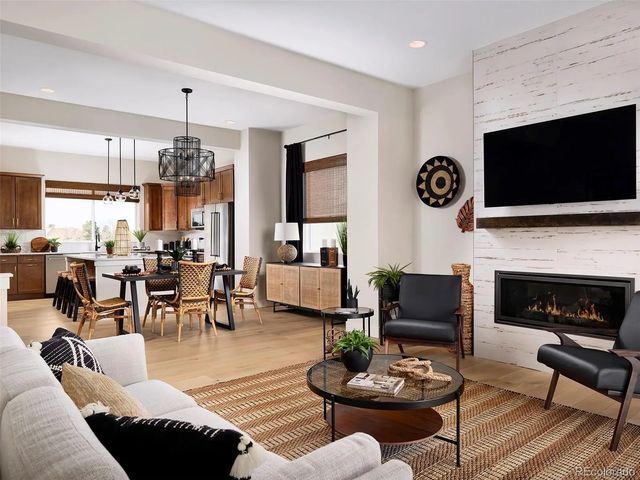 888 S Valentia Street 16-101, Denver