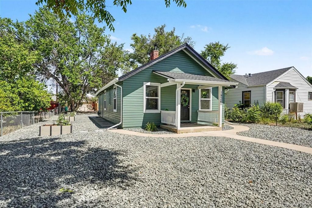 1926 Hanover Street, Aurora