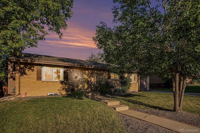 6634 S Penrose Court, Centennial