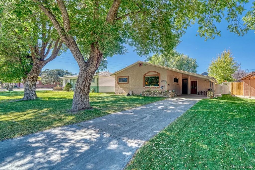 1144 E Street, Salida