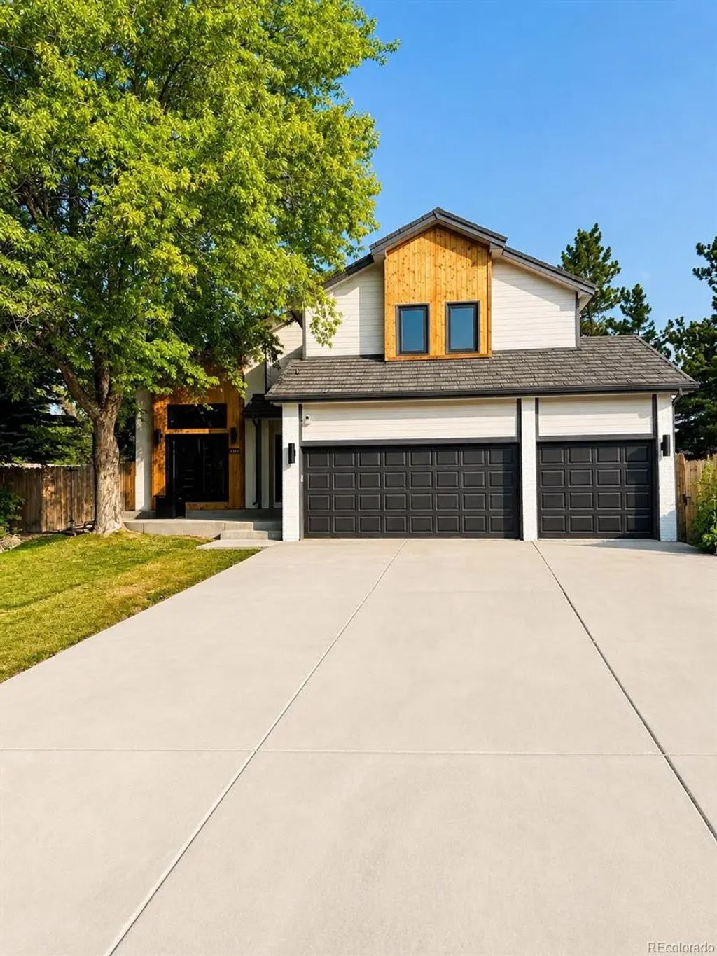 3210 Arbutus Street, Golden