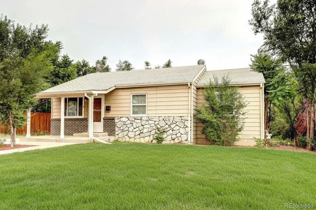 2141 Fir Drive, Thornton