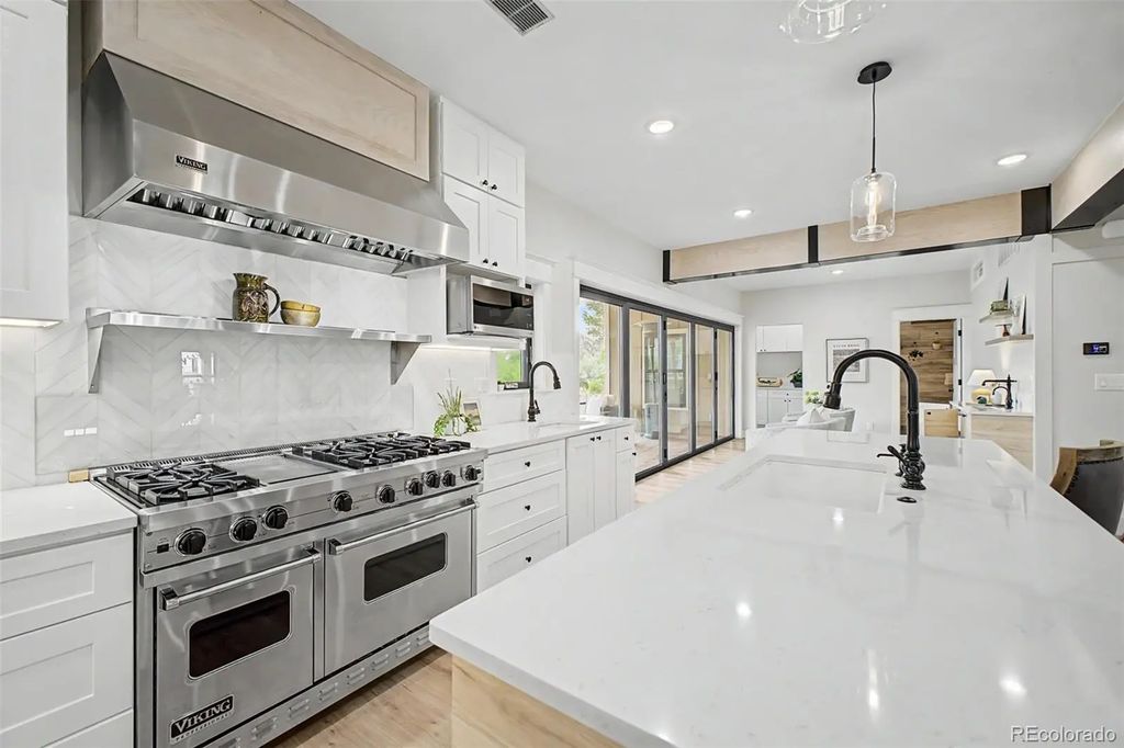 312 W Charles Street, Superior