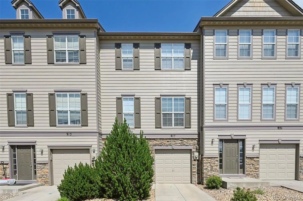 917 Burning Bush Point, Monument