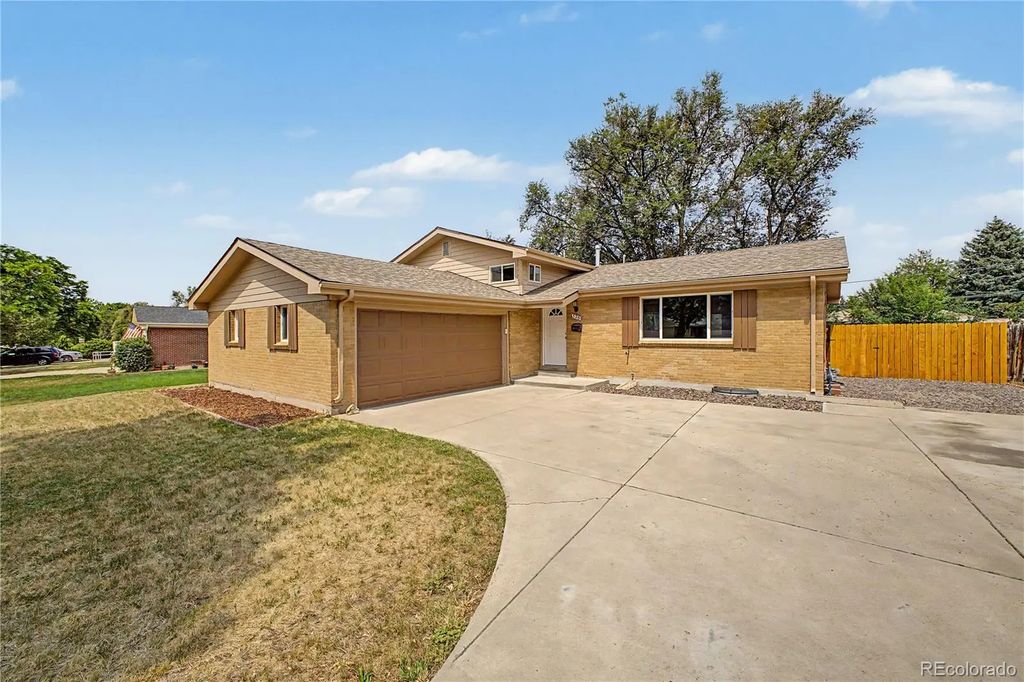 328 Troy Street, Aurora