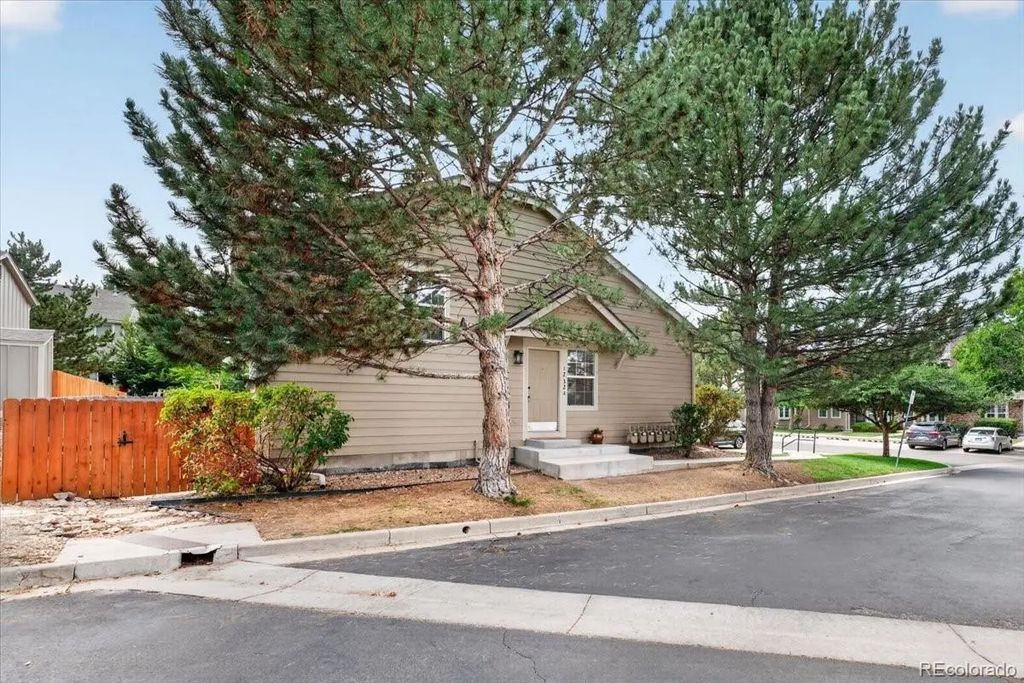 1232 S Waco Street A, Aurora
