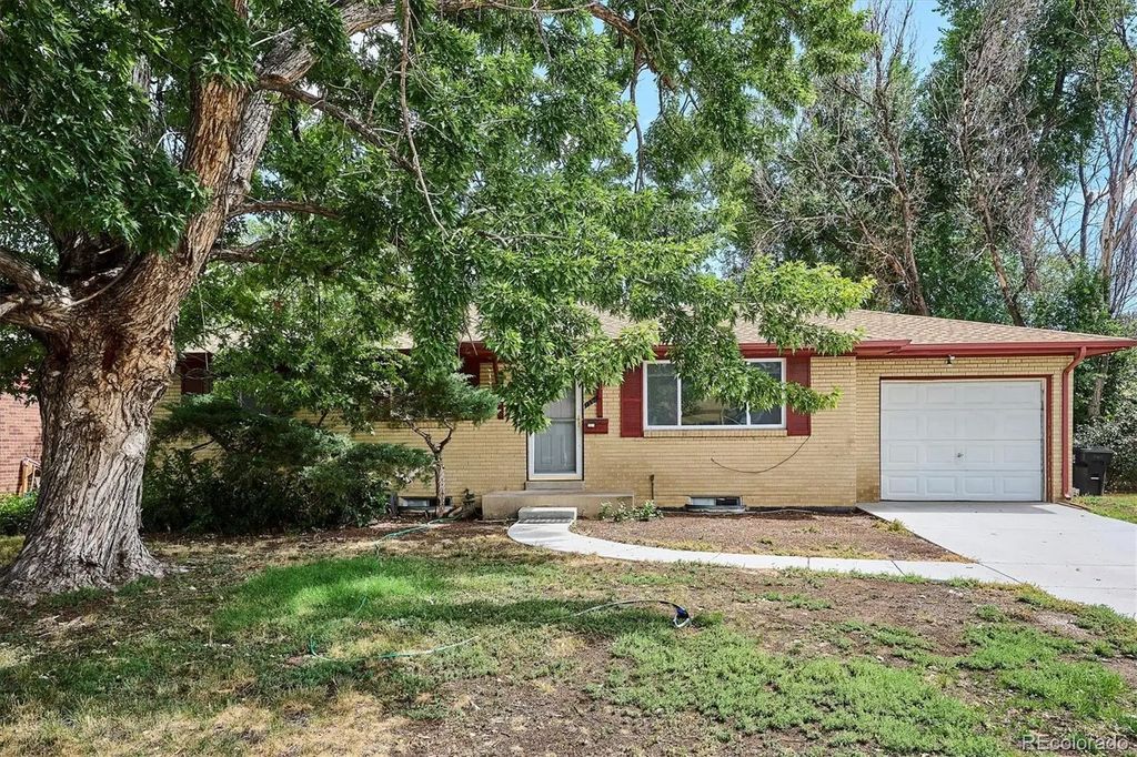 1592 S Everett Street, Lakewood