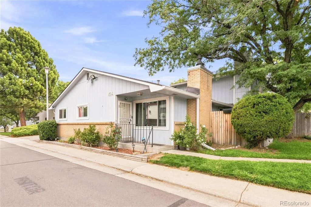 84 Nome Way A, Aurora