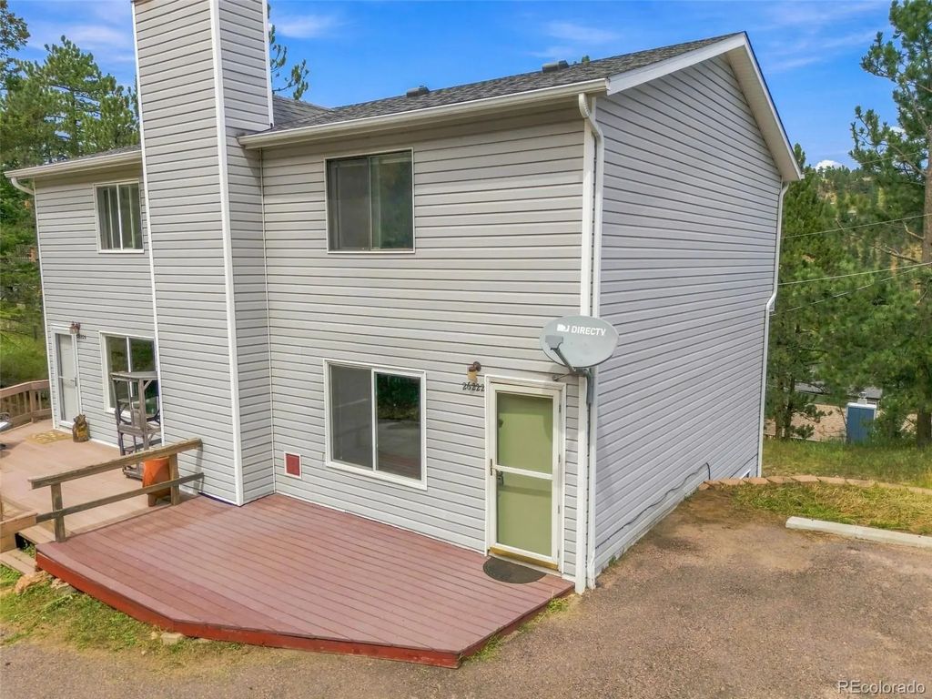 26222 S End Road, Kittredge