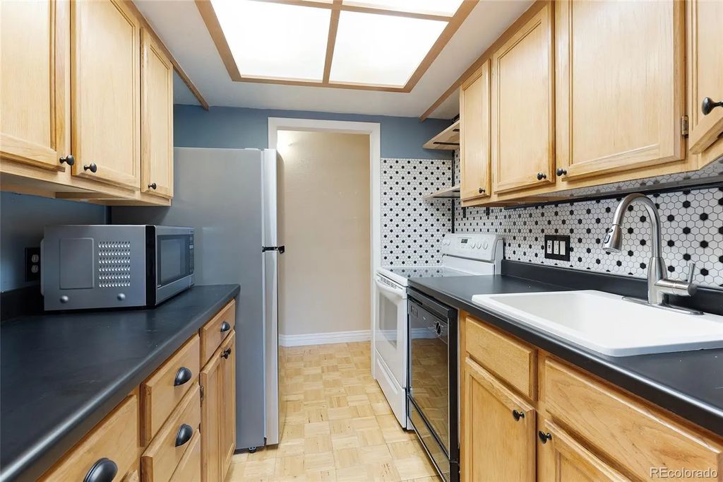 10165 W 25th Avenue 103, Lakewood