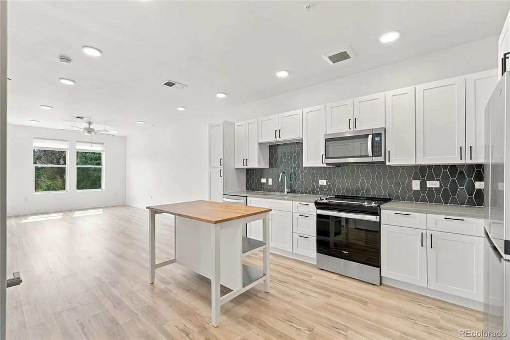 2851 W 52nd Avenue 307, Denver