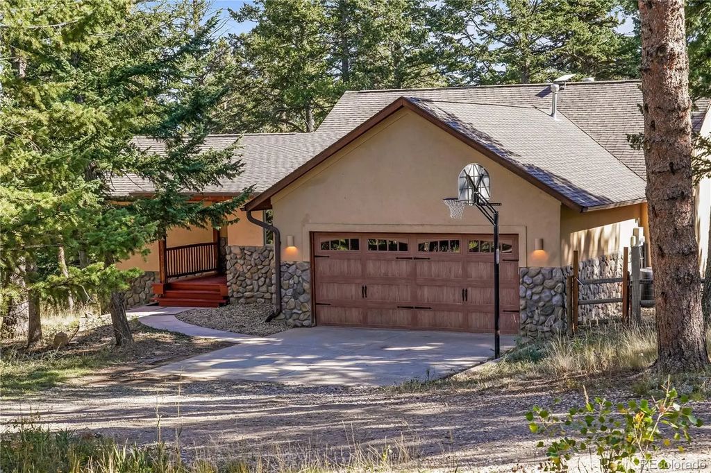 150 Hazelwood Drive, Nederland