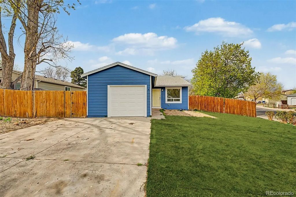 17391 E Layton Drive, Aurora