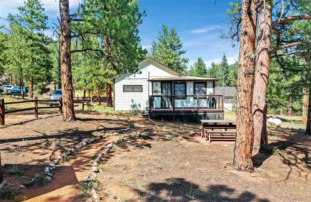 28488 Park Avenue, Pine