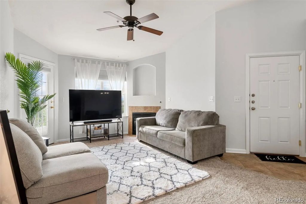 5745 N Genoa Way 306, Aurora