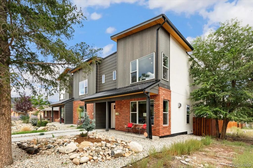 1115 E Street, Salida