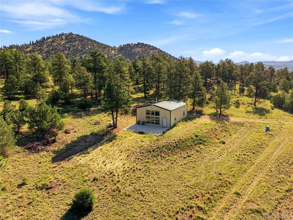 2323 Cr 323, Westcliffe