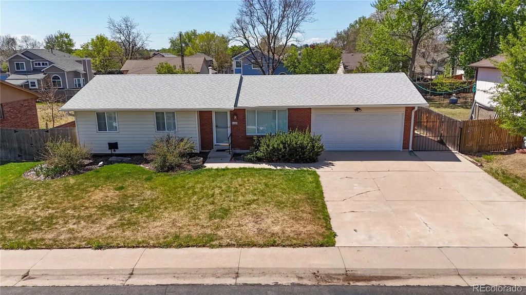 6486 W Iowa Avenue, Lakewood