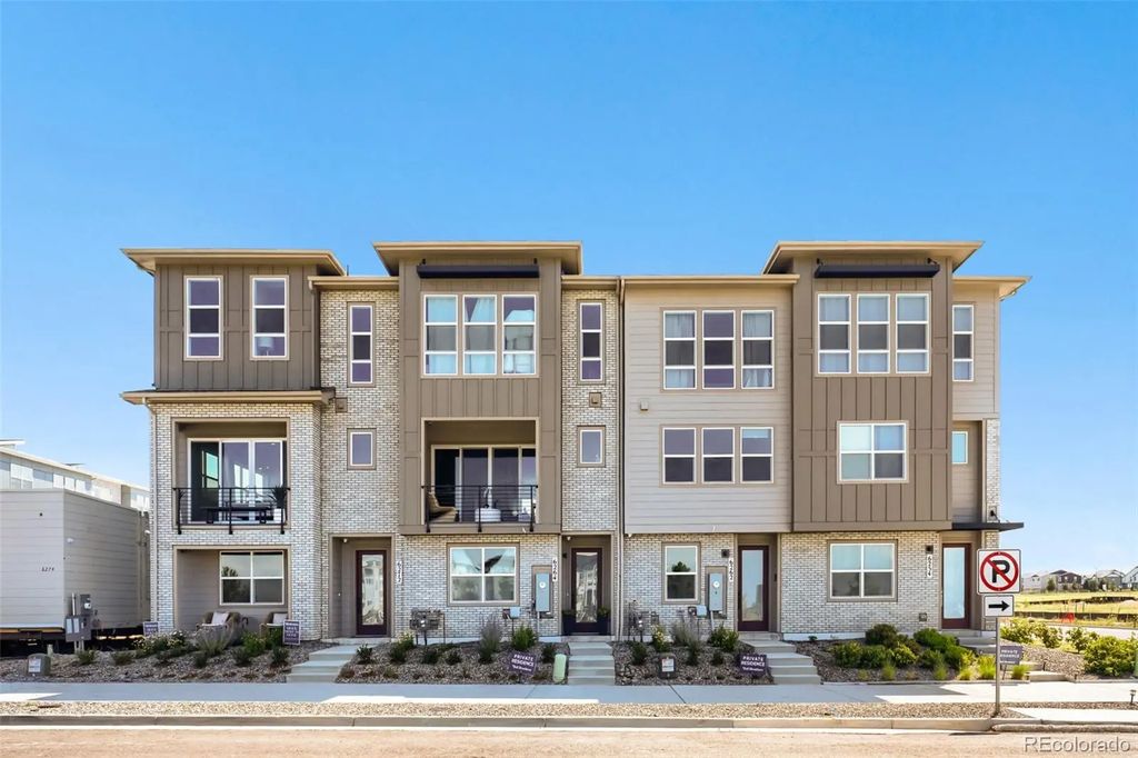 6272 N Killarney Street, Aurora
