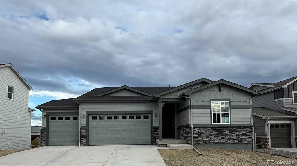 4312 Kingsbarns Drive, Elizabeth