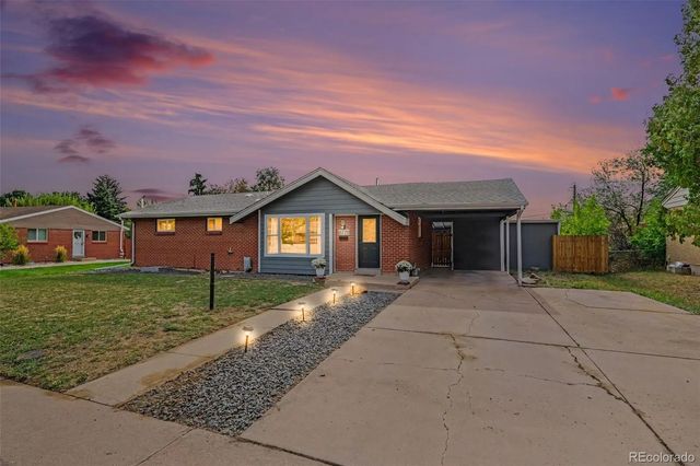 6770 S Clermont Street, Centennial
